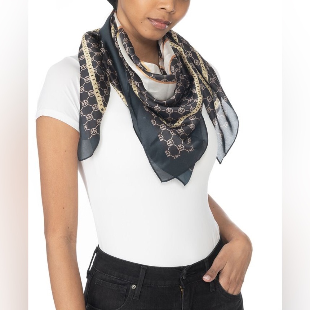 Logo Chain Scarf Women's Square Scarf Giani Bernini monogram logo GG Italy